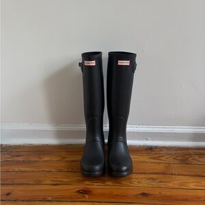 $190 Hunter original women tall rain boots in black